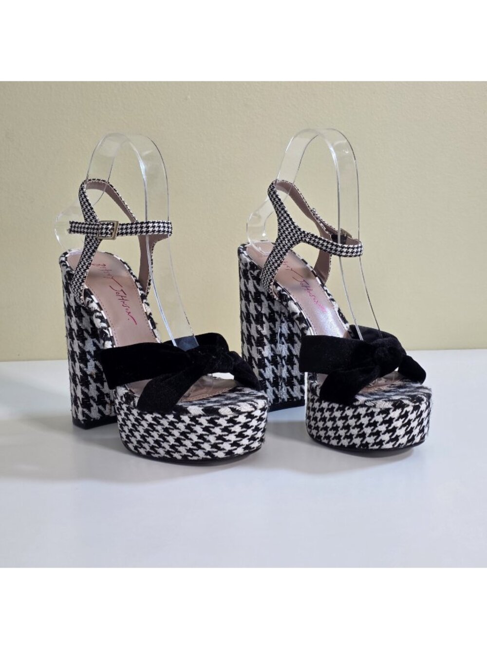Betsey Johnson Melanni Houndstooth Platform Sandals 7M Velvet Bow Heel Retro Y2K